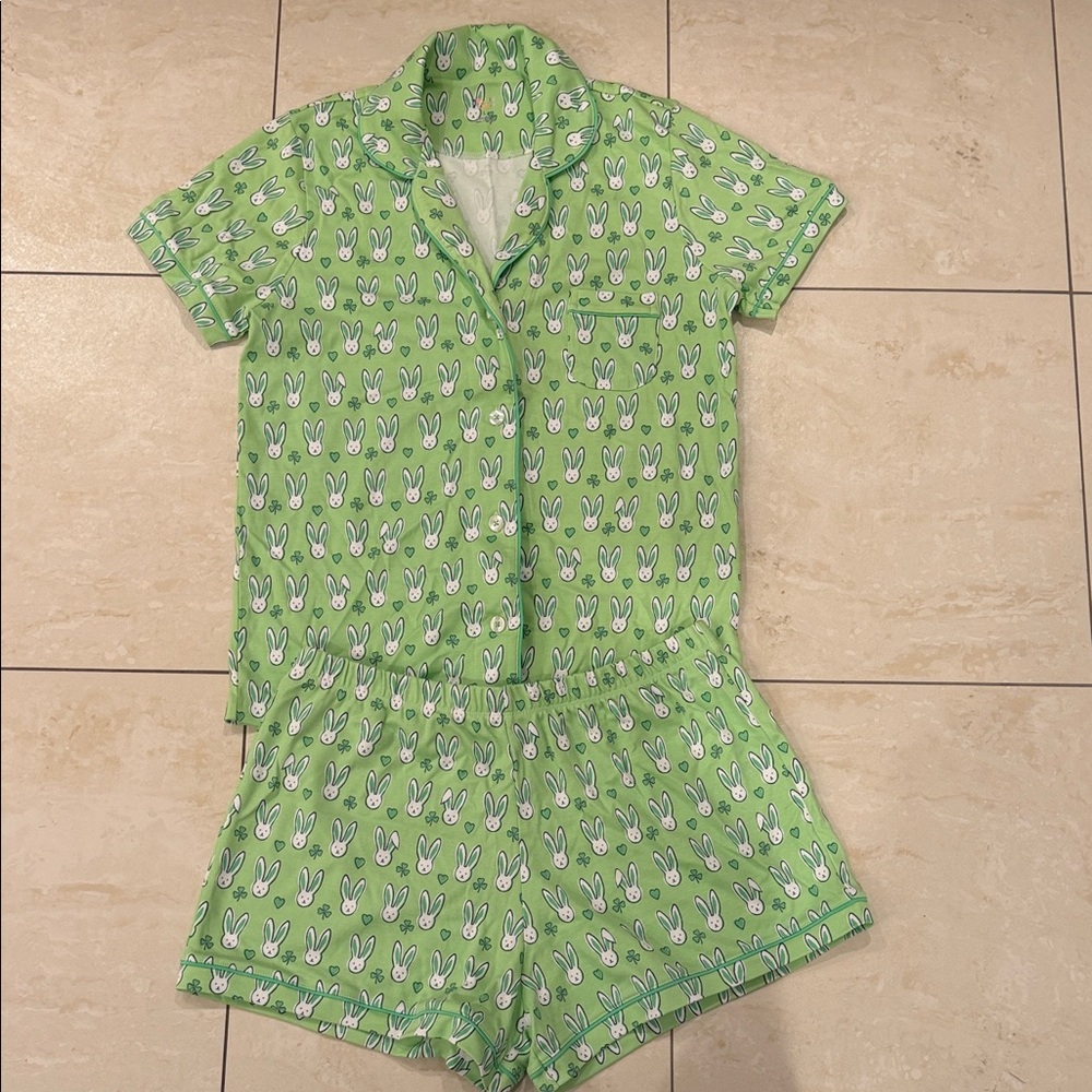 Roller Rabbit Green Bunny Print Pajama Set